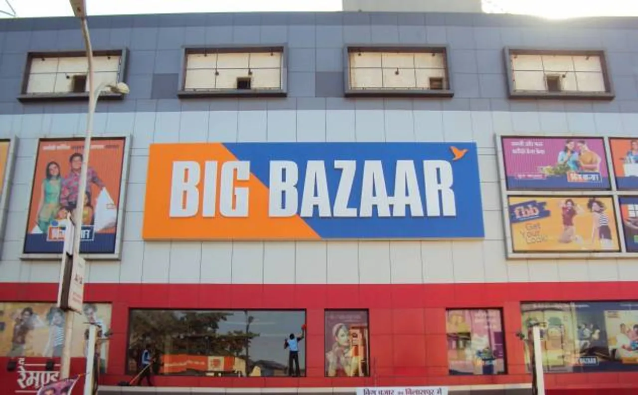 From today, get new currency of Rs 2000 through card swipe at Big Bazaar counters too