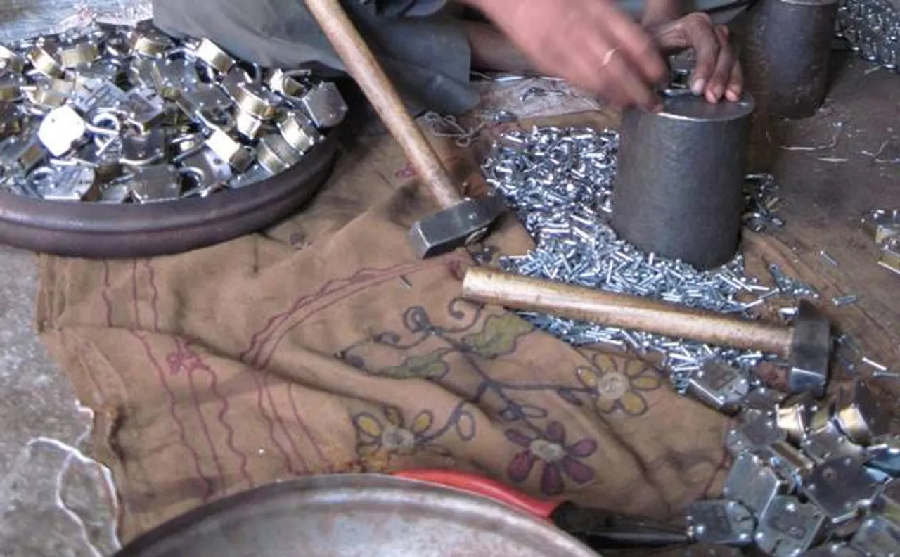 Legendary lock industry in Aligarh hit hard by note ban  