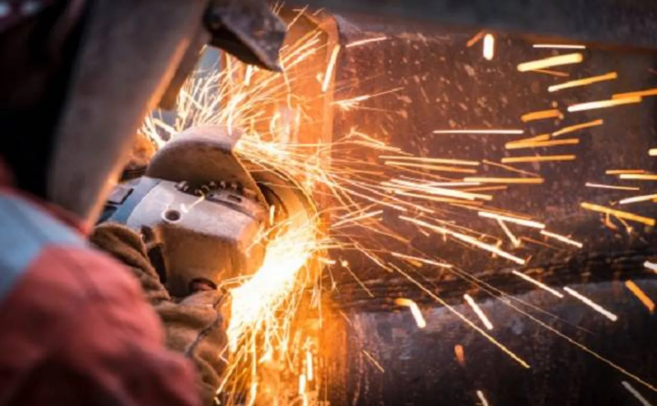  India's GDP growth stays healthy at 7.3% in Q2, but rating agencies predict bleak outlook post demonetisation