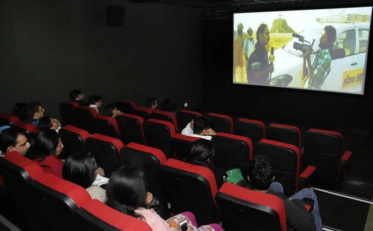 Video | National Anthem mandatory before movie starts in cinema halls, everyone must rise and pay respect: Supreme Court | Top Highlights