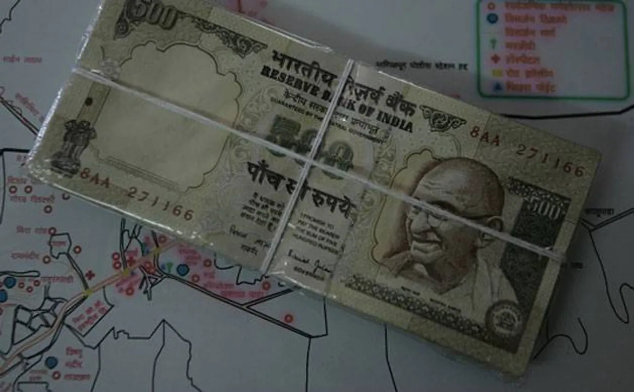 Visakhapatnam: Fake notes worth Rs 10 lakh found floating in drain