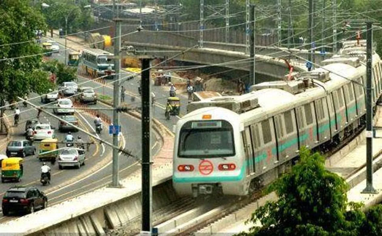 Akhilesh Yadav, Mulayam Singh Yadav attend Lucknow Metro inauguration function