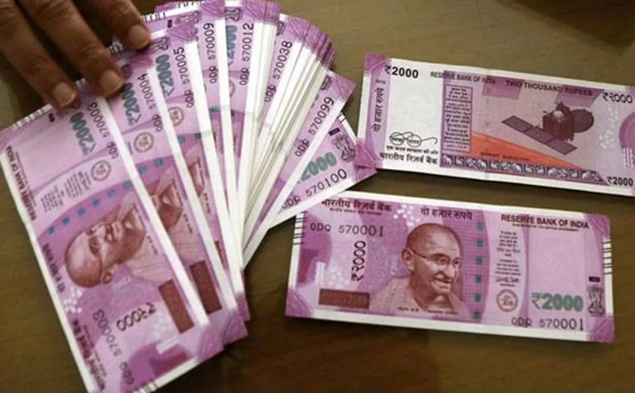 Over Rs 95 lakh in new currency notes of Rs 2000 seized in Hyderabad