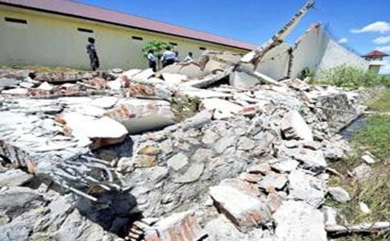 3 children killed, 12 injured as school's wall collapses in Kannauj
