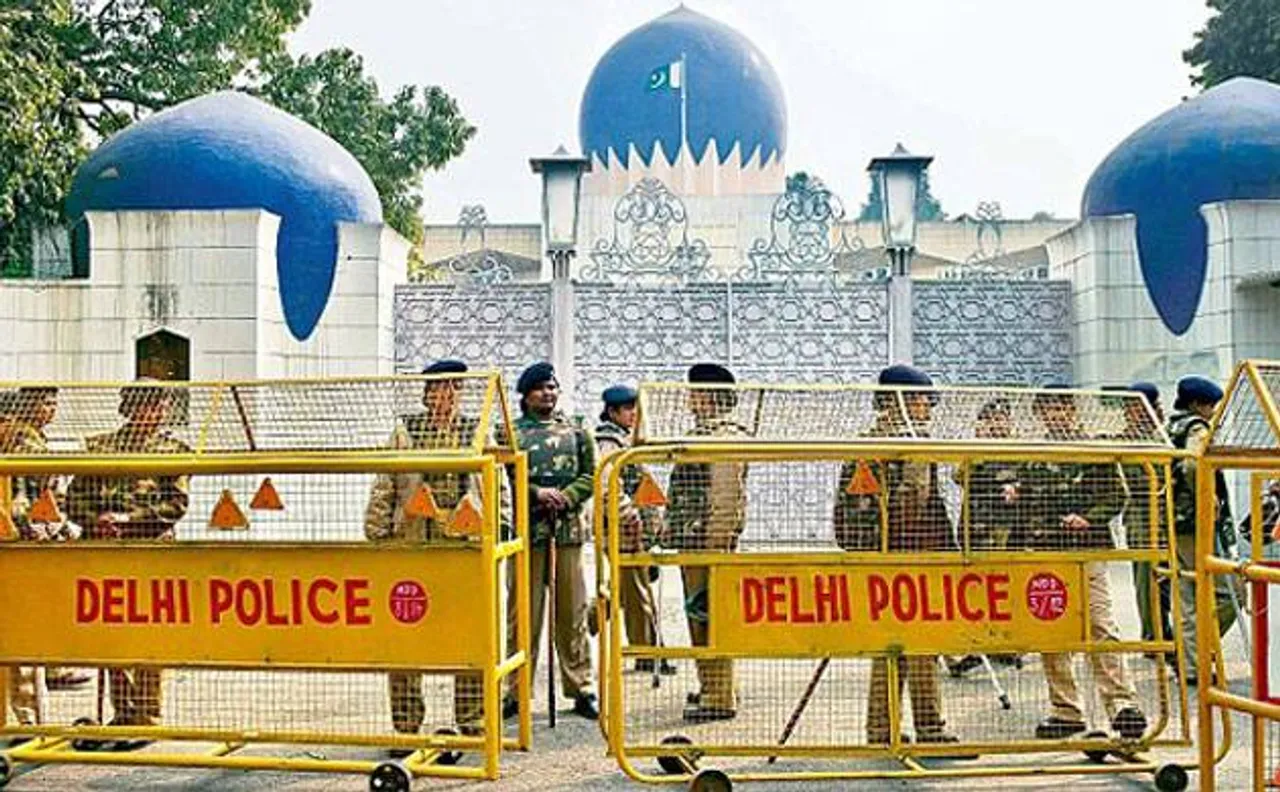 Pak High Commission pay withdrawal issue matter between mission and banking entity, says Indian Govt 