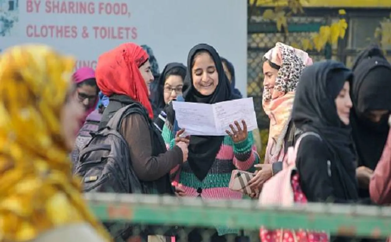Private schools in Kashmir remain open on weekends after shutdown