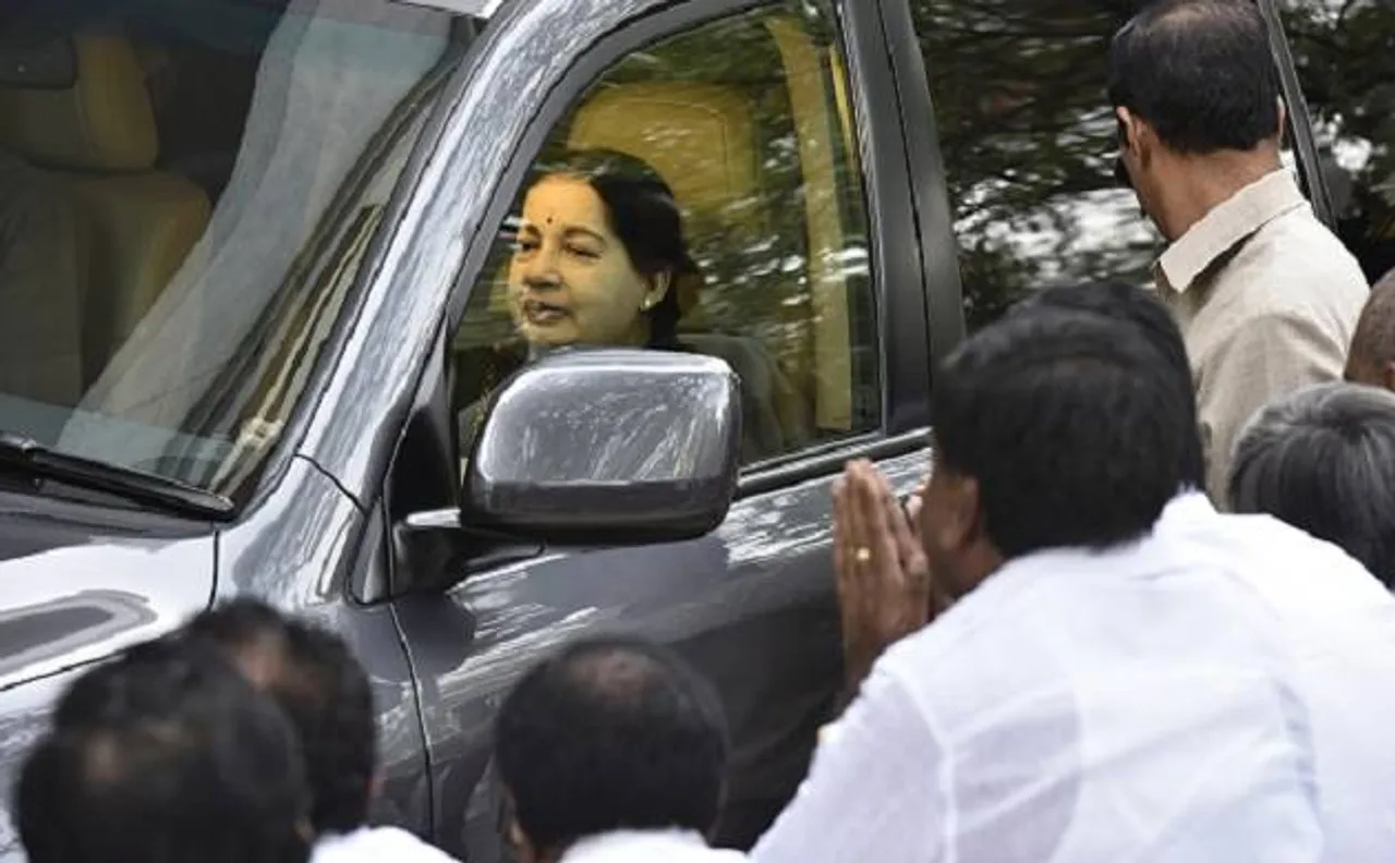 Jayalalithaa suffers cardiac arrest: Centre dispatches team of AIIMS doctors to Chennai 