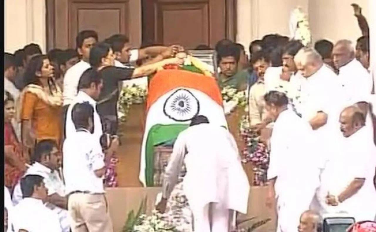 As it happened | Jayalalithaa passes away, cremation at Marina beach today evening