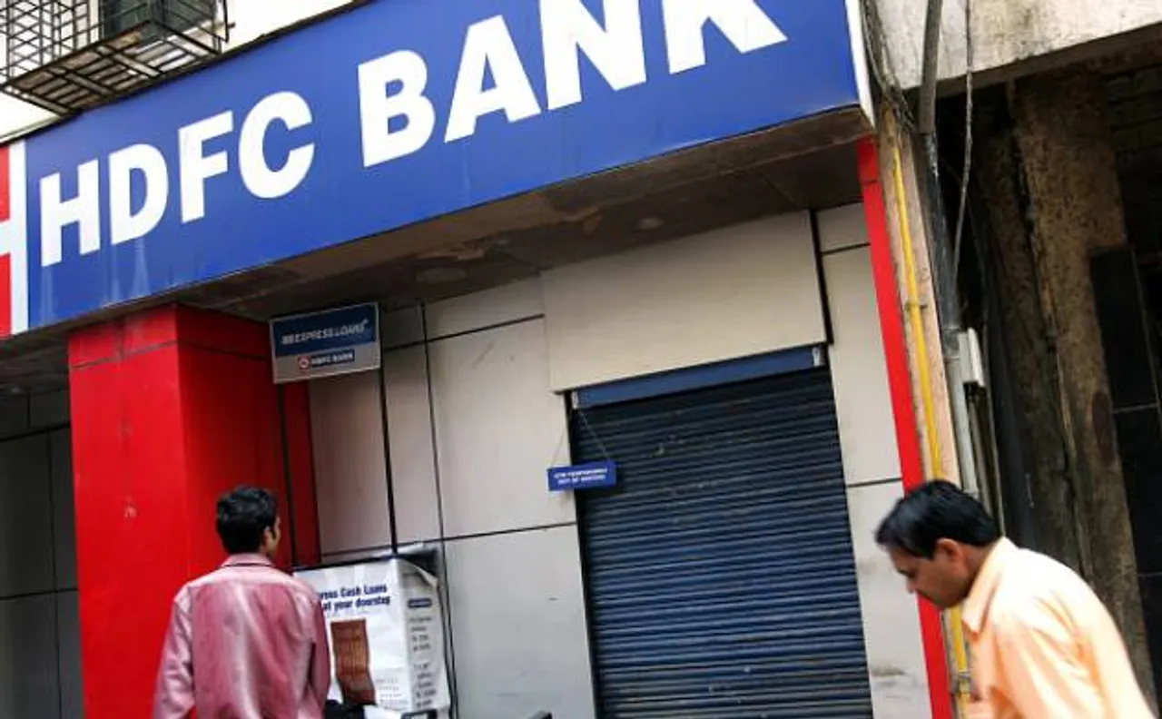 Demonetisation: Dysfunctional ATMs in Mumbai continue to add more woes to existing cash crunch