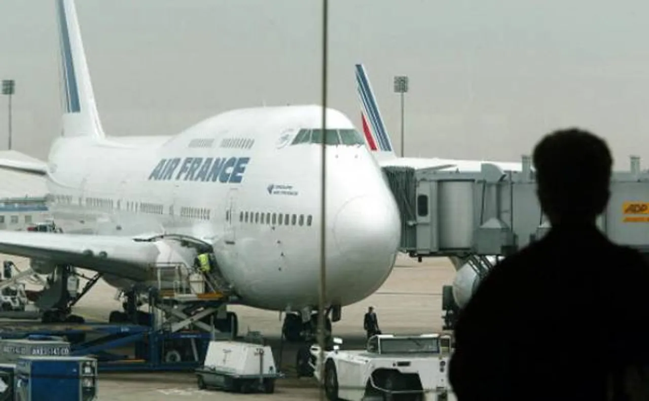 US, UK spies targeted airline passengers' mobiles: report