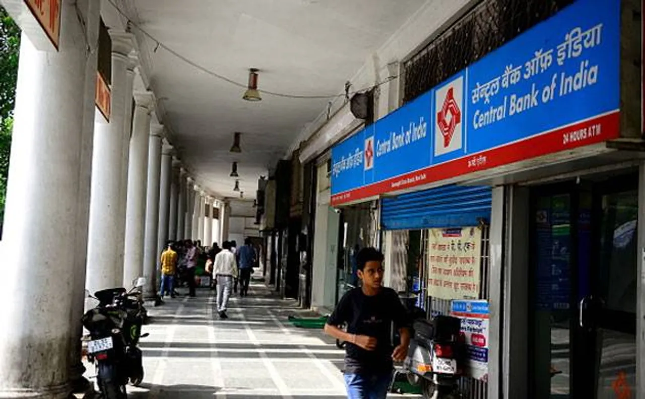 Banks to remain closed for 3 days in a row, expect huge demand for cash after break