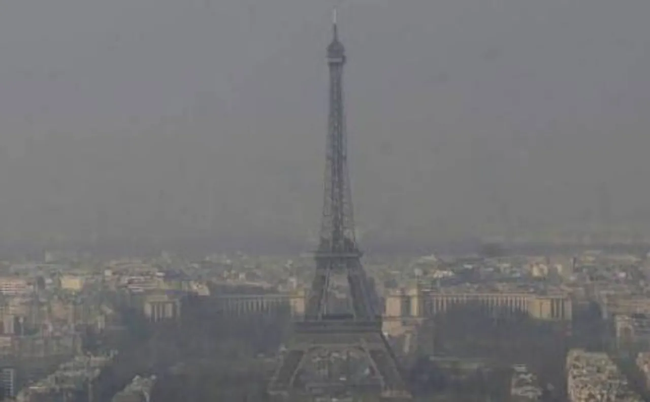 Pollution forces Paris to stick to controversial traffic restrictions