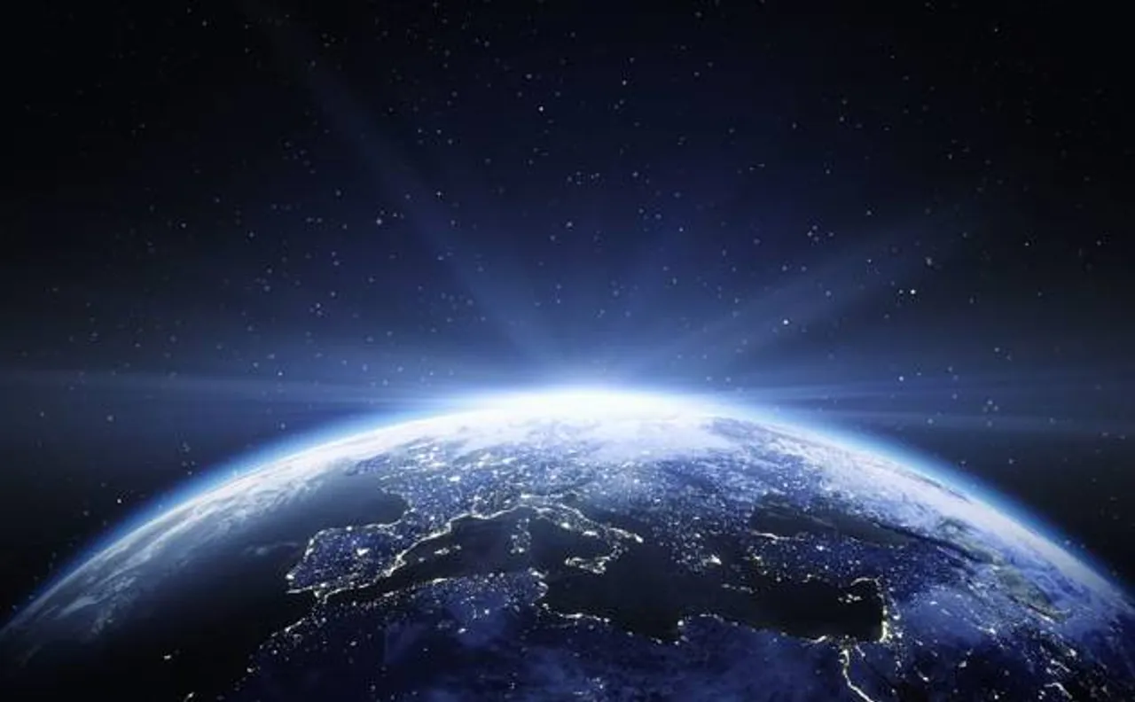Researchers discover hot hydrogen atoms in upper layer of Earth's atmosphere