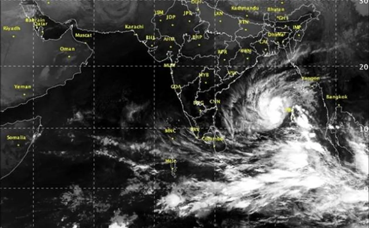 AP govt issues high alert in Nellore, Prakasam, Guntur and Krishna districts as cyclone Vardah approaches