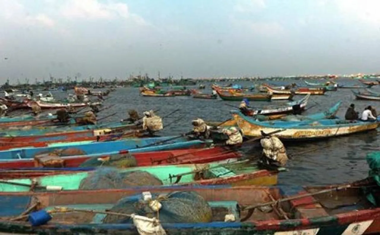 Cyclonic storm Vardah: High alert sounded in Andhra Pradesh, Tamil Nadu