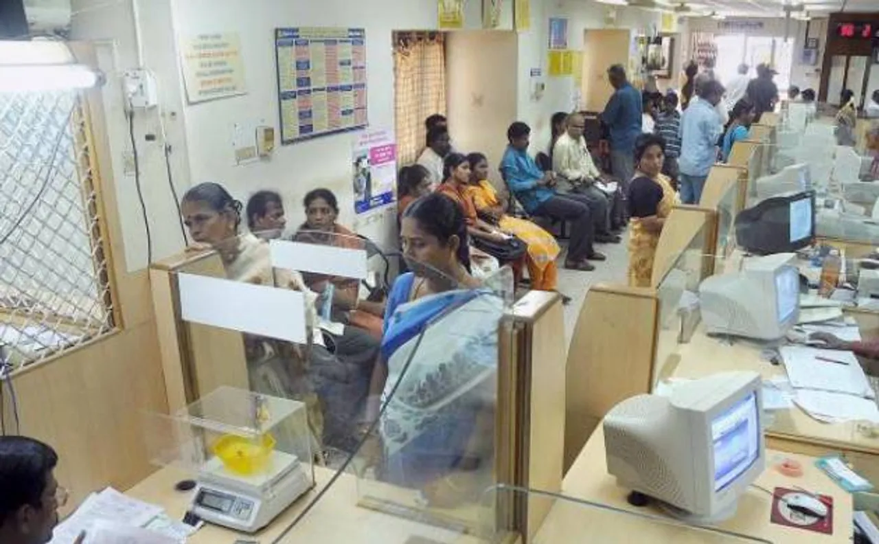 Government asks banks to keep deposit record of scrapped as well as valid notes 