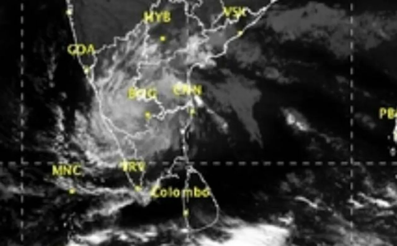 Cyclone Vardah update from Tamil Nadu: 12,000 people rescued by 19 NDRF teams, take shelter in 300 relief camps