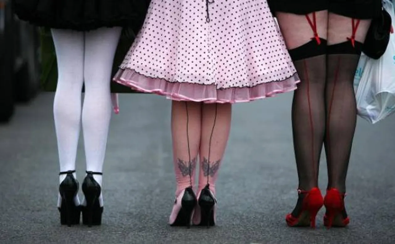 Teenage girls who harbour negative body-image are more likely to drink alcohol: Study