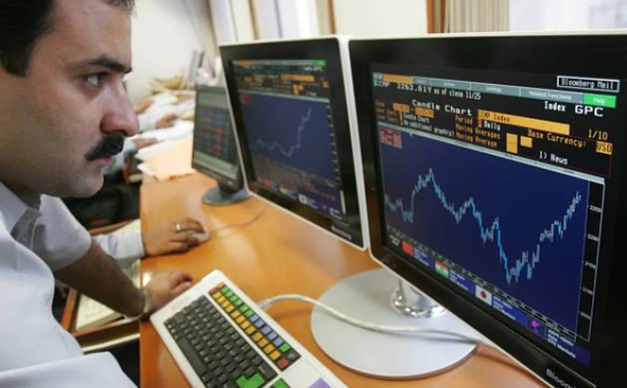 US fed rate hike: Sensex falls 141 points, rupee tumbles by 42 paise in early trade 