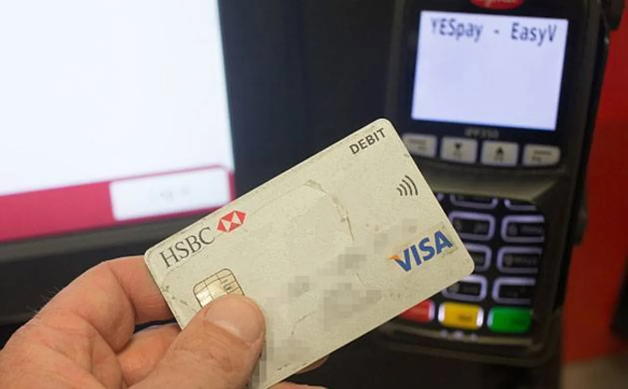 Govt to reimburse MDR charges made by cards swipe to boost digital transactions