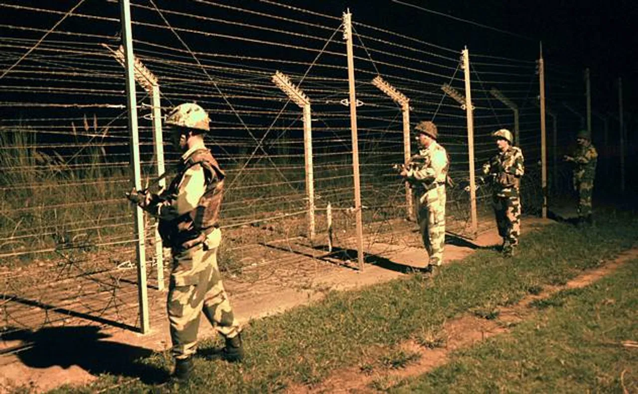 Pakistani troops resort to heavy cross-border firing at Indian posts, civilian areas in Poonch