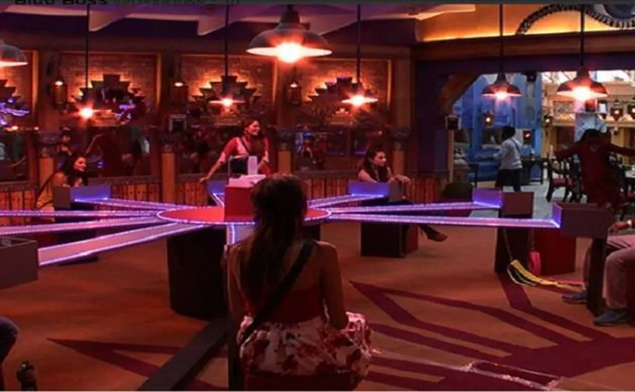 Bigg Boss 10: A day after winning house captaincy, Lopamudra finds it tough to deal with Om Swami