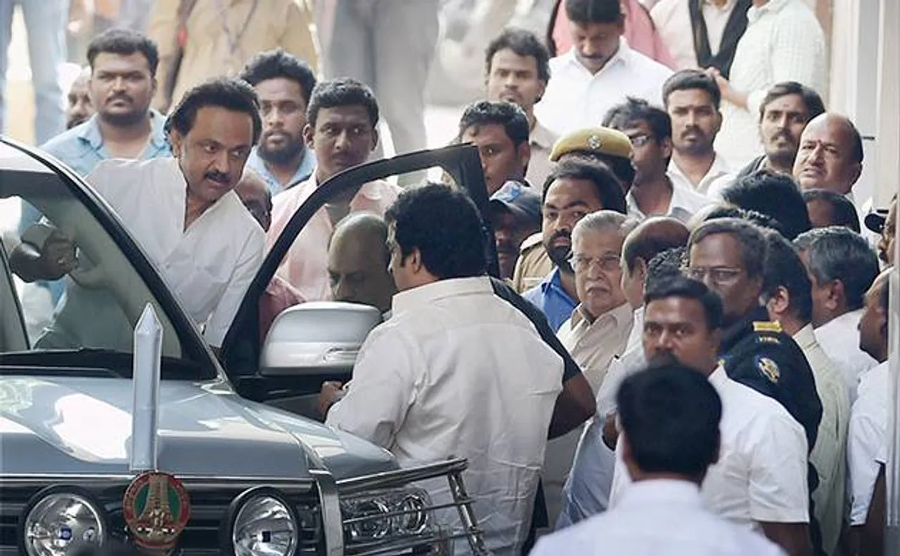DMK chief Karunanidhi undergoes tracheostomy at Kauvery Hospital in Chennai 