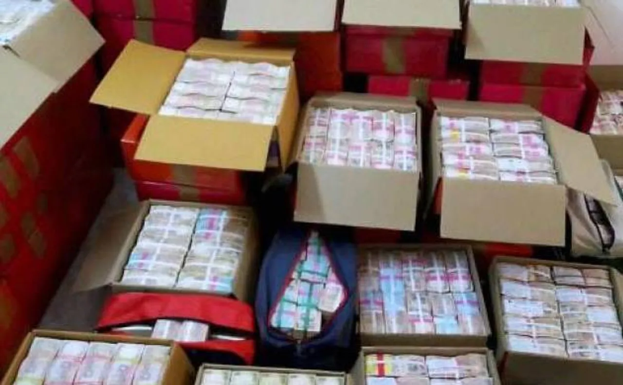 Tamil Nadu: Police arrests five persons with over Rs 37 lakh in new currency notes