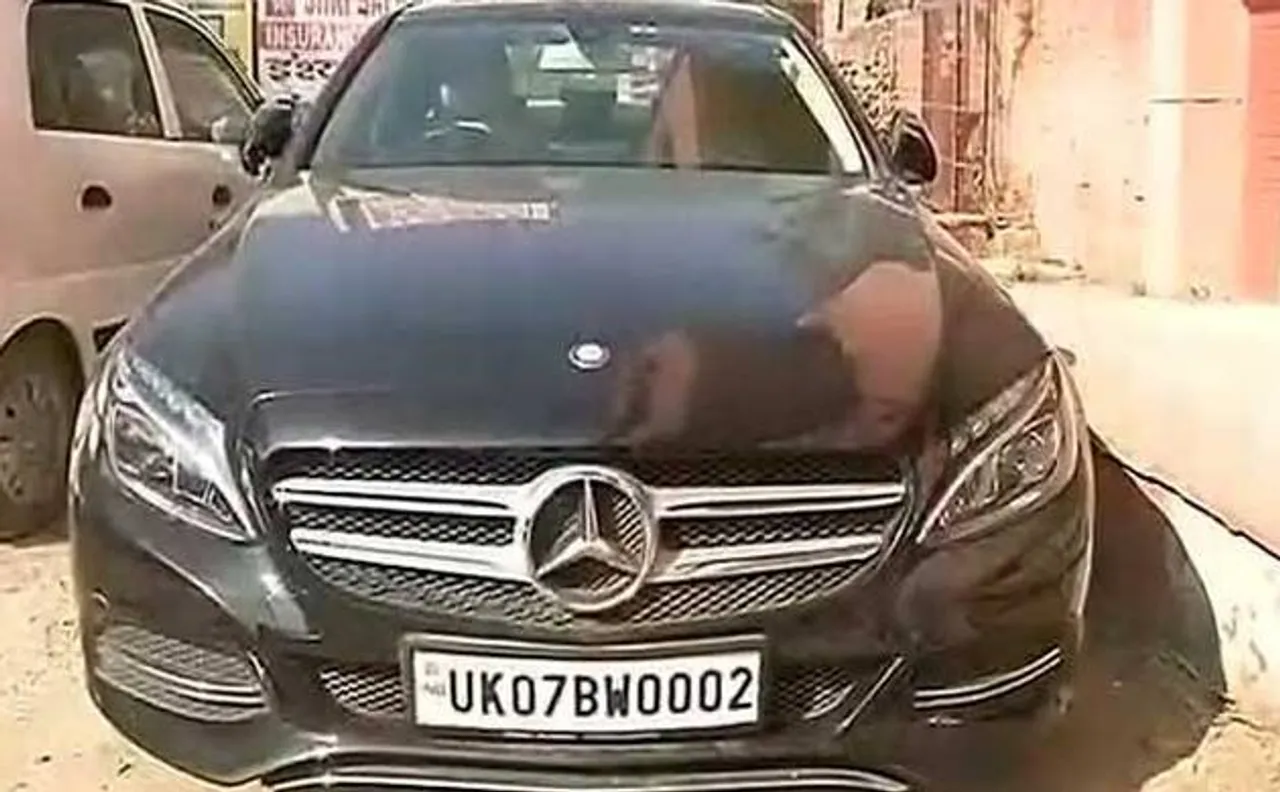Video | 17-year-old girl shot dead by male friend in Mercedes car in Delhi's Najafgarh area