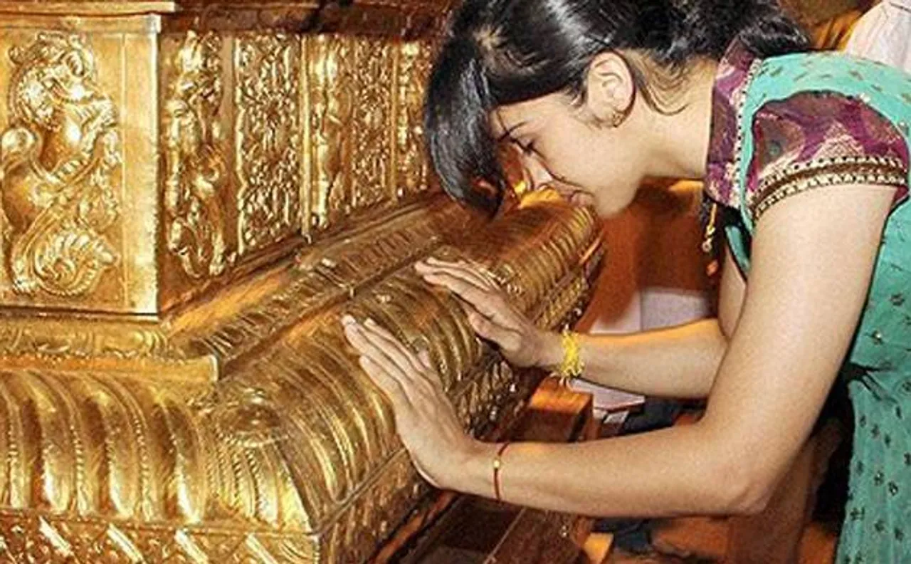 Aadhar card must for Lord Venkateswara devotees to get 'priviledged darshan'