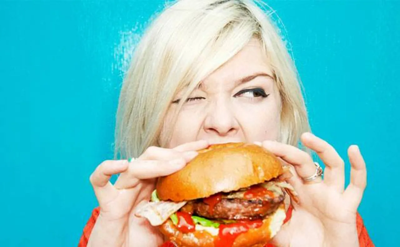 Social inferiority makes people crave fatty foods, says reports