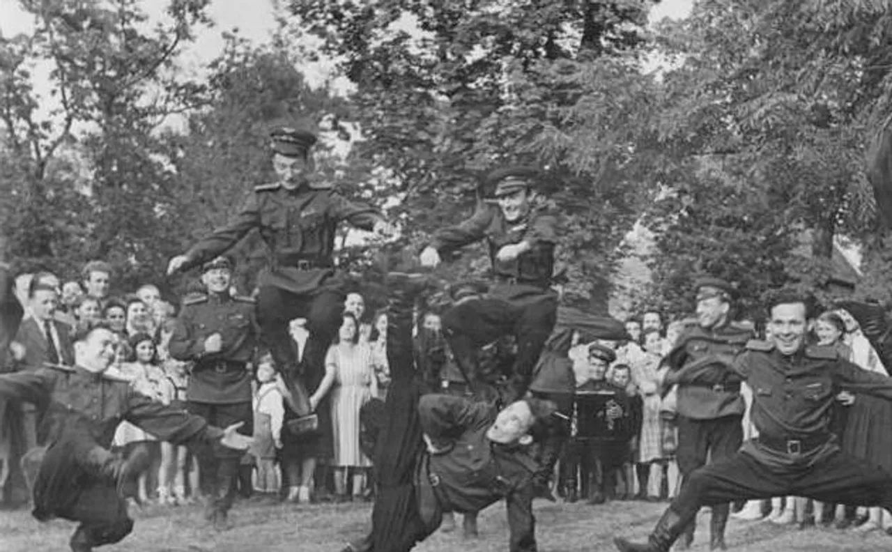 Russia's official army choir famed for 'Katyusha' Alexandrov Ensemble part of crashed Russian craft
