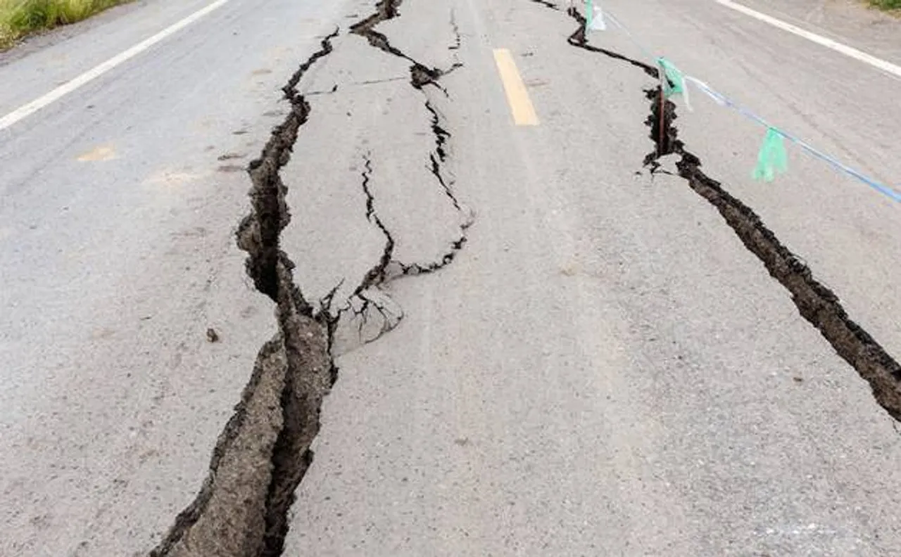 Strong 7.7 magnitude earthquake rattles Chile, Tsunami warning lifted