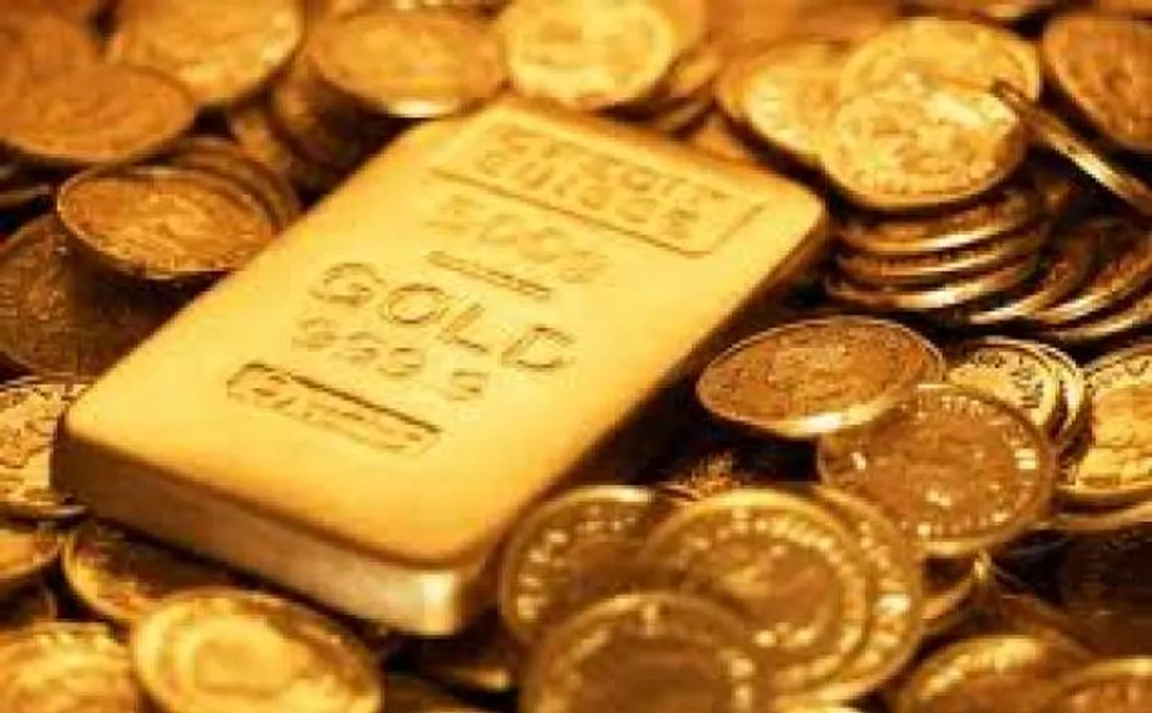 Gold prices plunge to 11-month low of Rs 27,550 per 10 gram amid cash crunch