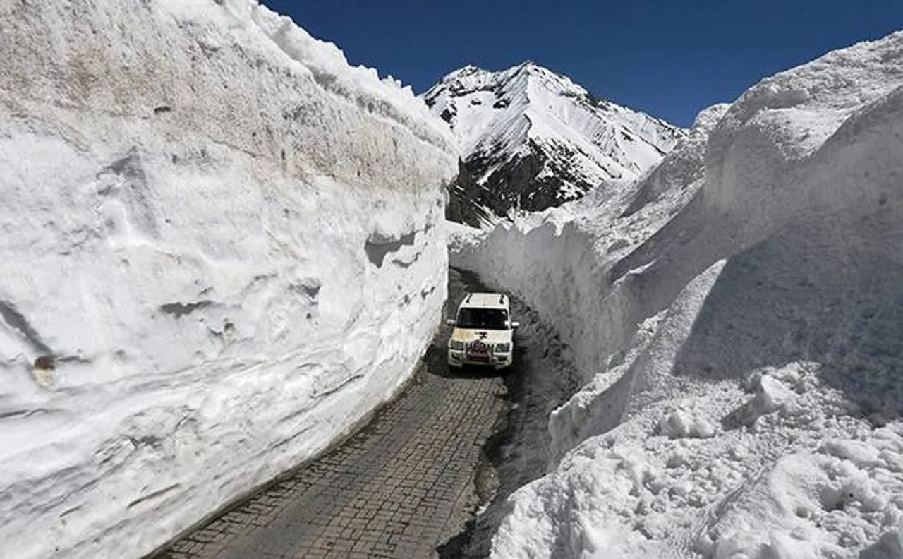Jammu and Kashmir Tourism: Govt trying to create world-class tourist infrastructure 