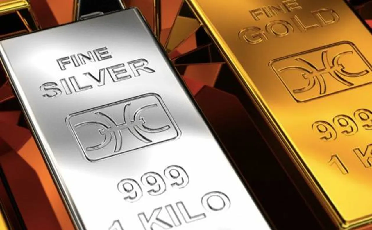 Gold rules firm for 3rd day at Rs 27,585; silver recovers