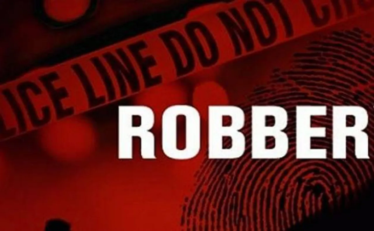 Four persons masquerading as CBI officials loot 40 kg of gold from Muthoot Finance in Telangana 