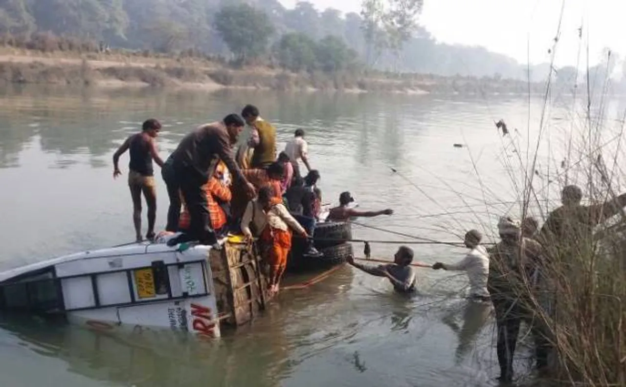 Bus falls into canal in UP: 9 killed, 10 critically injured 