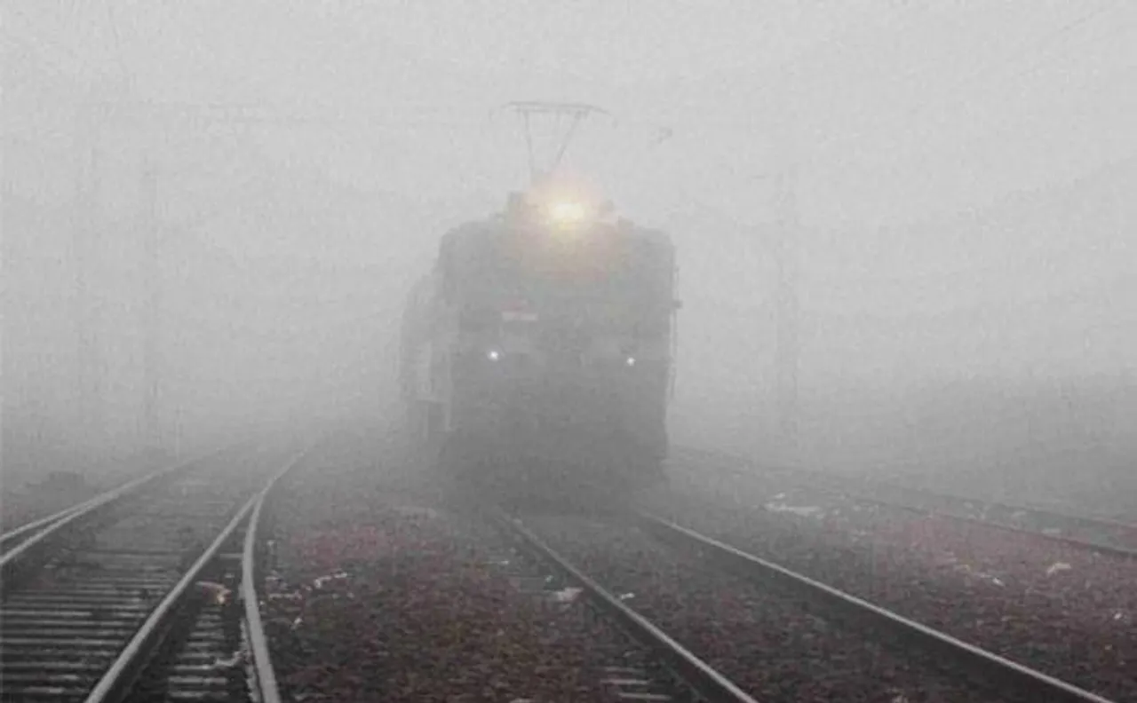 69 trains delayed, flights affected as fog strikes back in Delhi 