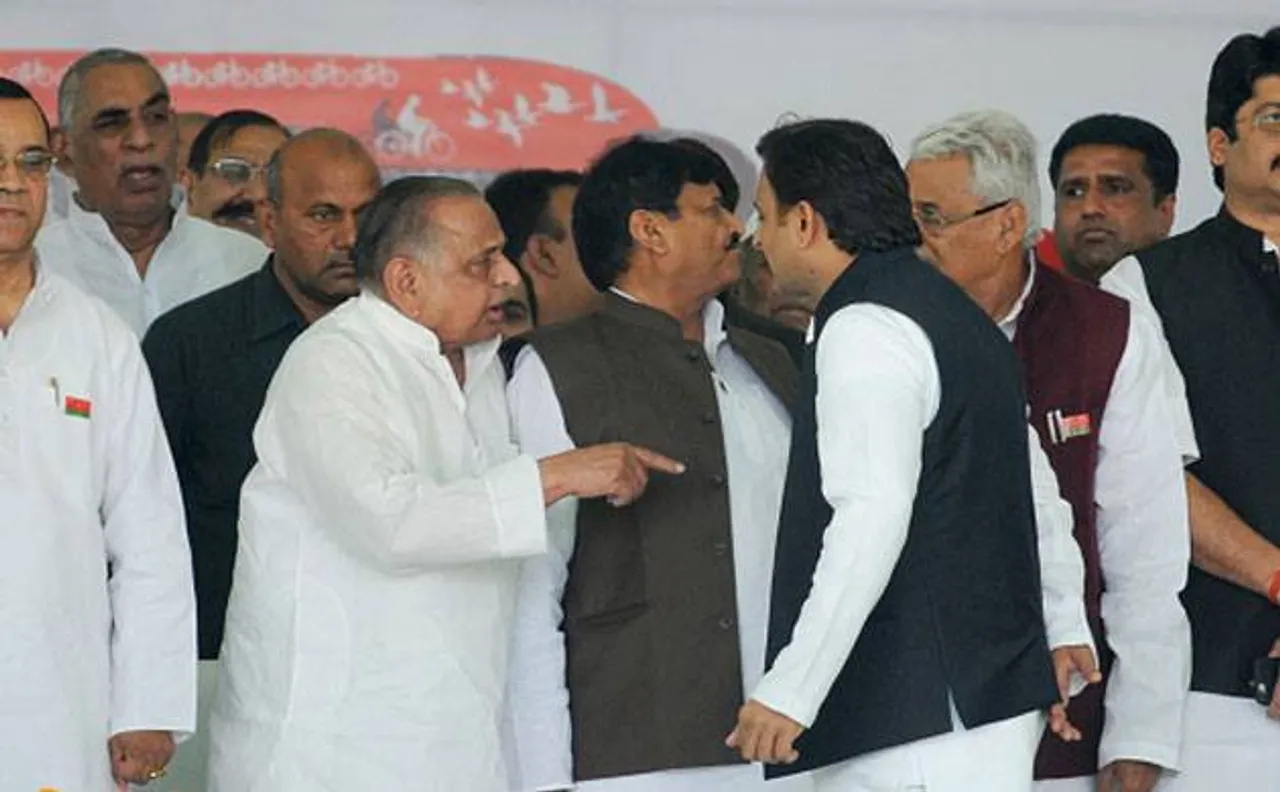 Samajwadi pariâ€™WARâ€™ reaches EC; Ram Gopal Yadav to visit ECI at 11:30 AM Tuesday