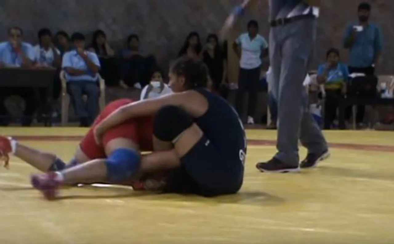 Video: When Geeta Phogat locked horns with Sakshi Malik