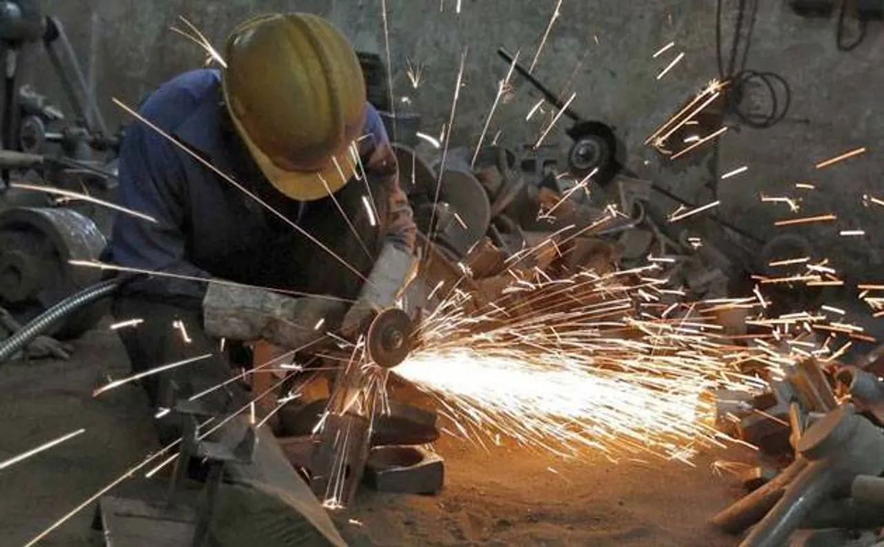 Manufacturing sector contracts in December after demonetisation