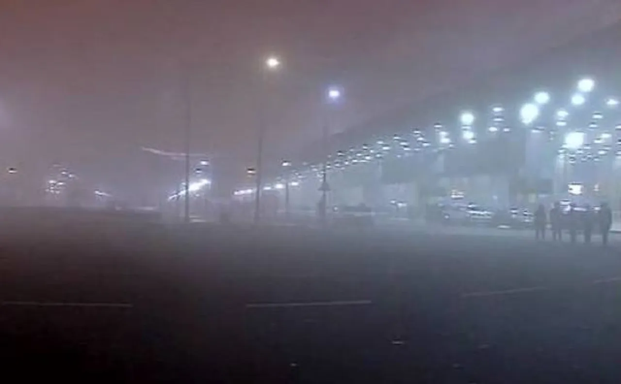 Dense fog continues to disrupt trains, flights in Delhi