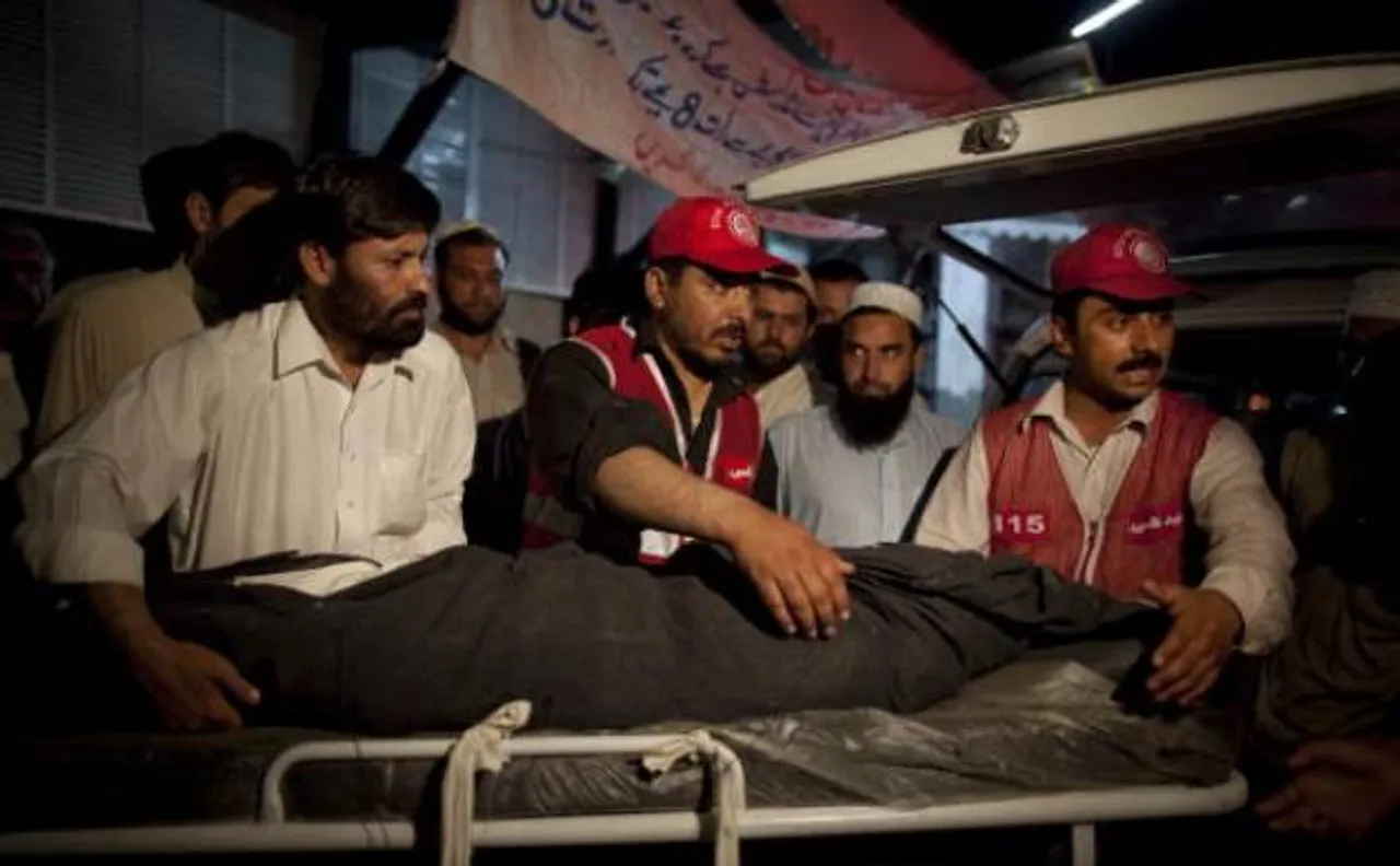 Roadside blast in northwest Pakistan leaves 19 injured 