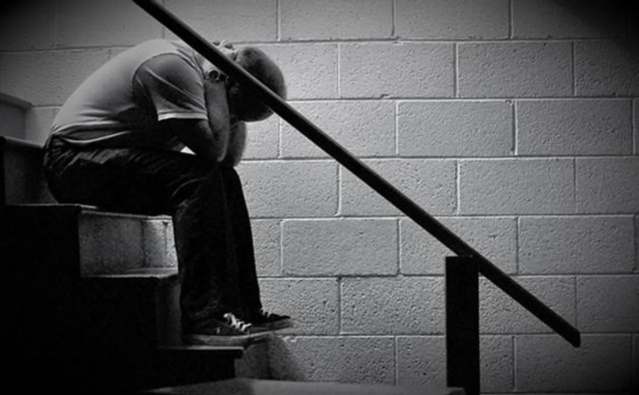 Half a million people over age of 60 suffer from extreme loneliness in UK