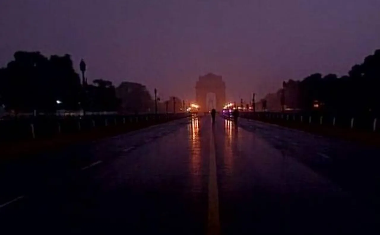 70 trains, 2 international flights delayed due to bad weather in Delhi