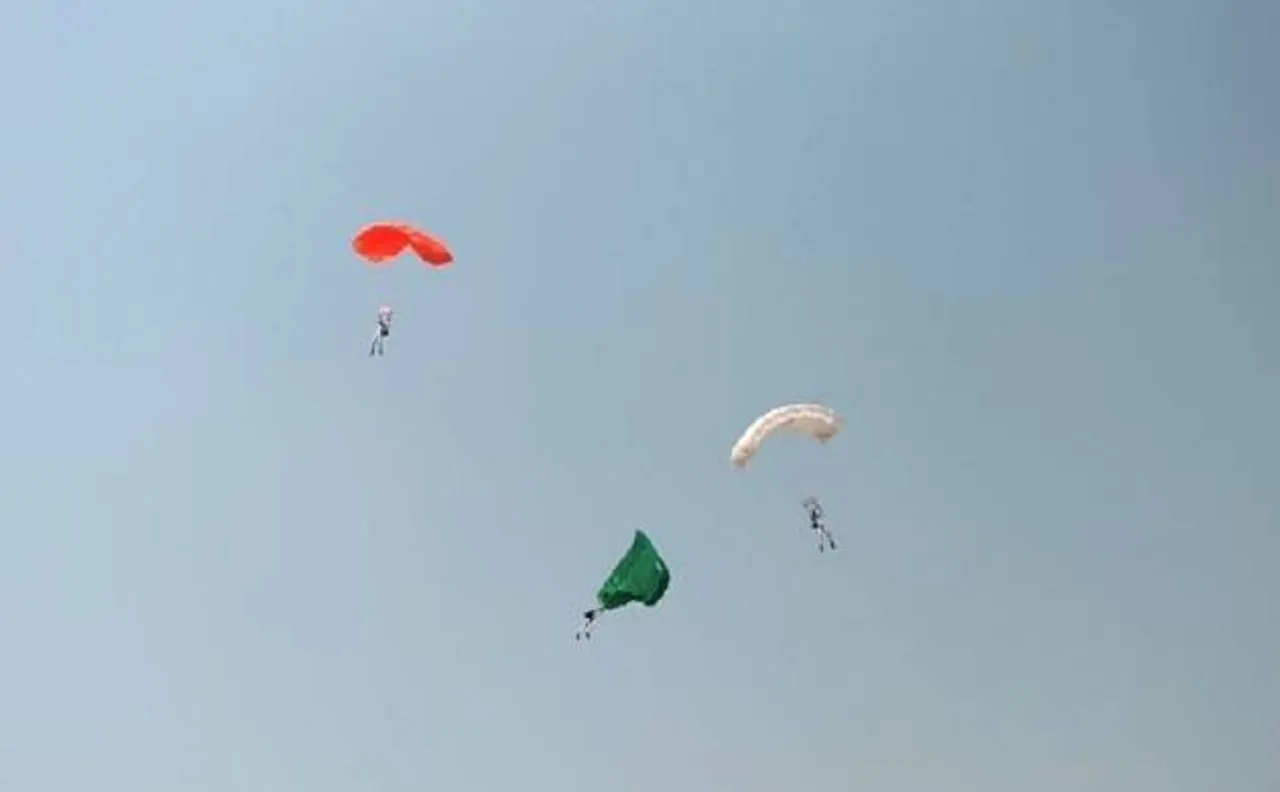 Video | Vibrant Gujarat Summit: IAF Paratrooper injured after hard landing caused by faulty parachute 