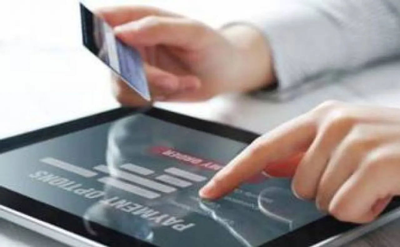 Post demonetisation: Cash deals worth Rs 25,000 crore move to digital mode