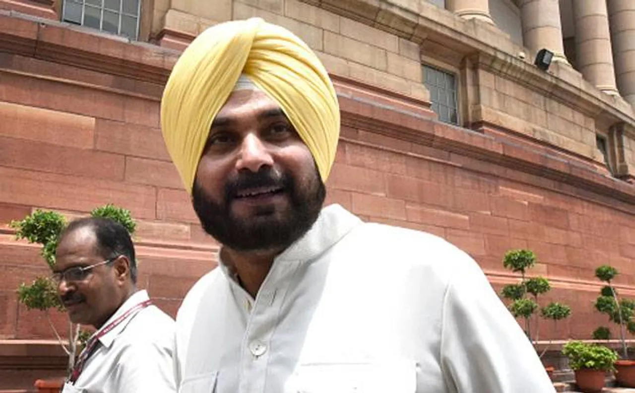 Punjab polls: Navjot Singh Sidhu meets Rahul Gandhi amid speculations of him joining Congress