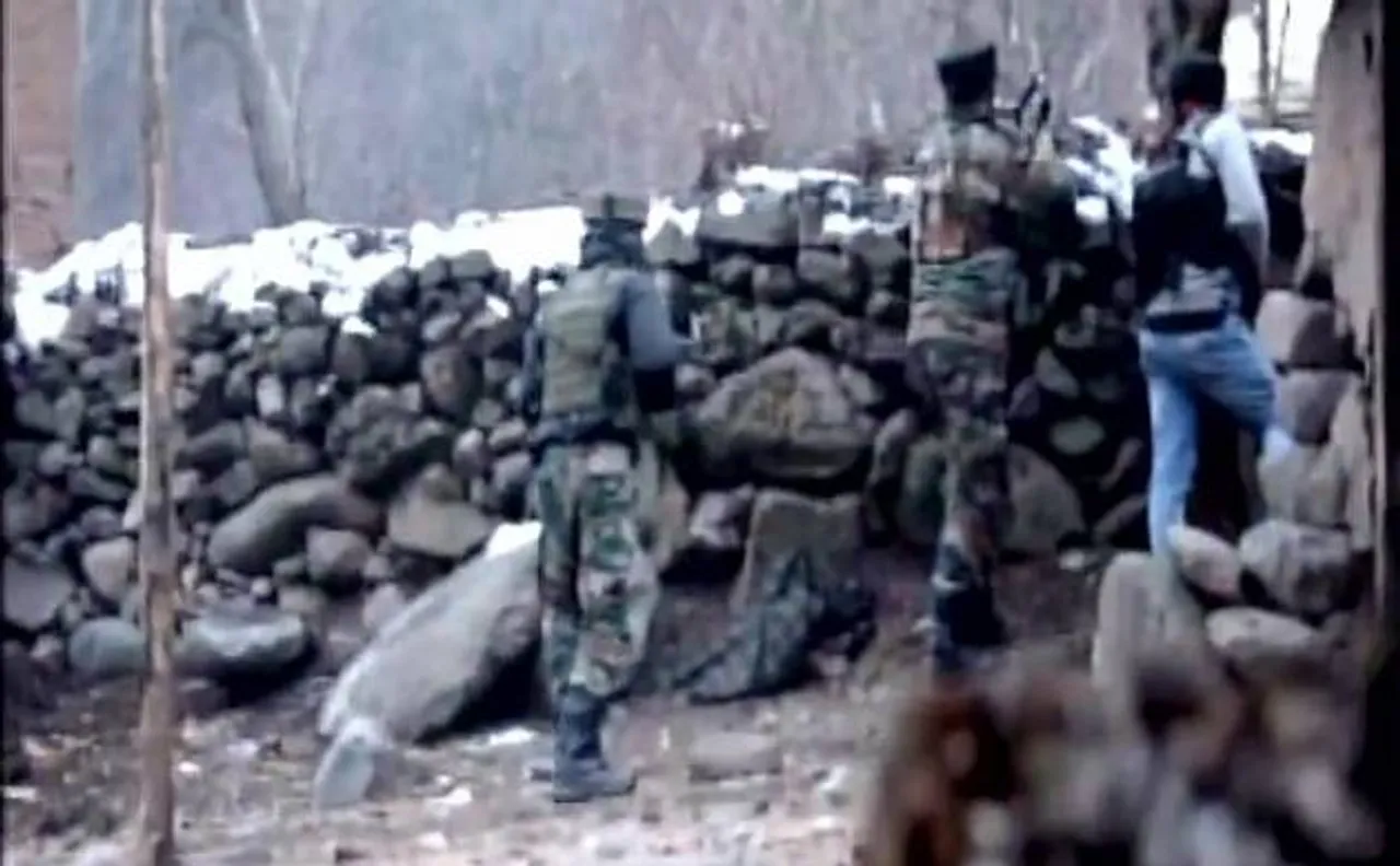 Kashmir: Encounter breaks out between militants and forces in Anantnag